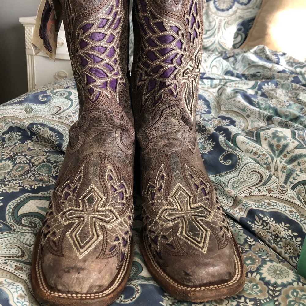 Women’s corral purple cross and wings cowboy boots